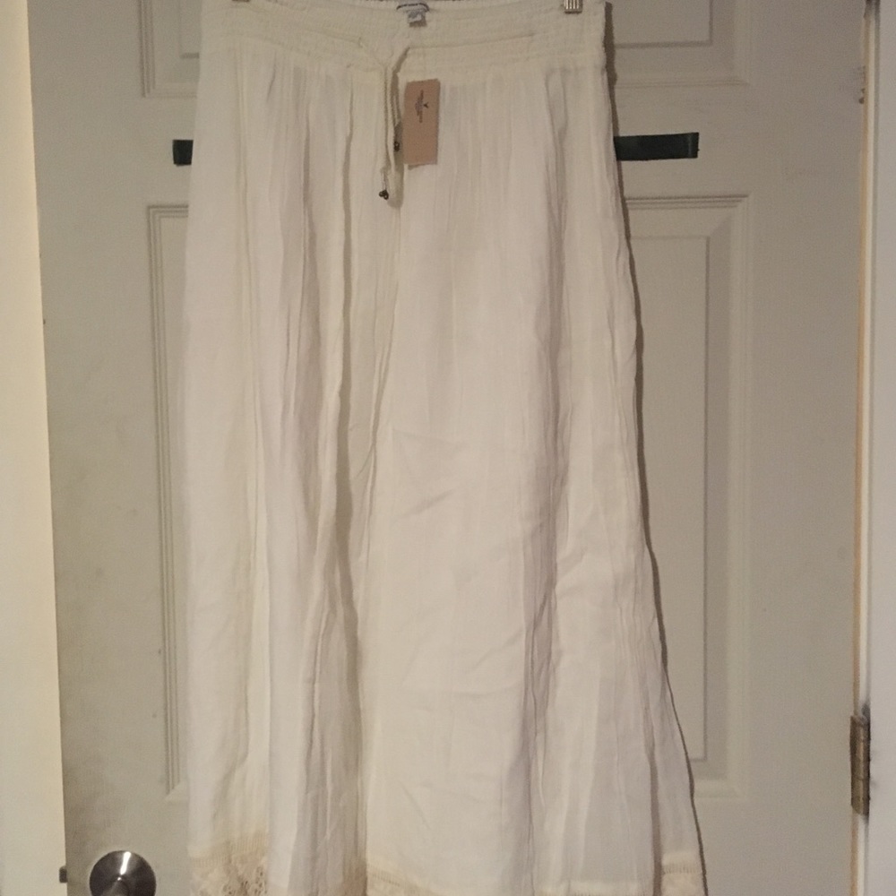 White maxi skirt